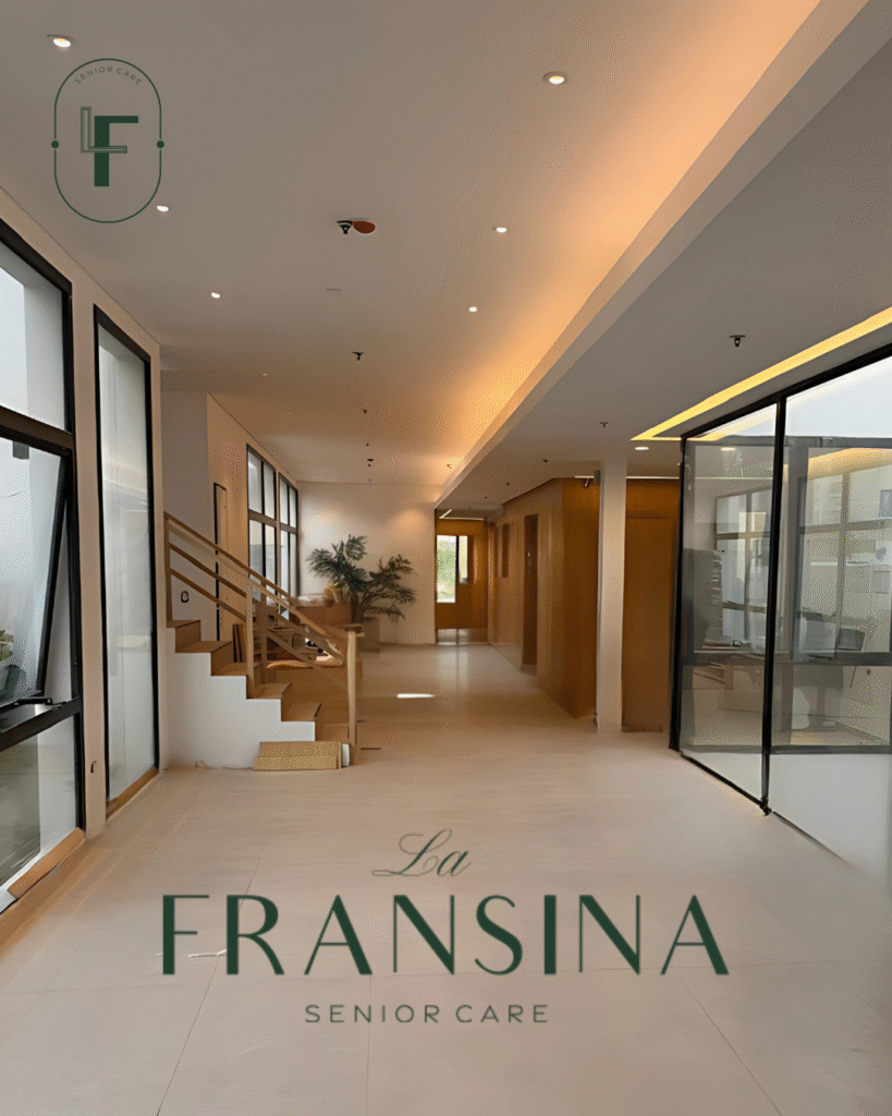 Ingreso al hall de La Fransina